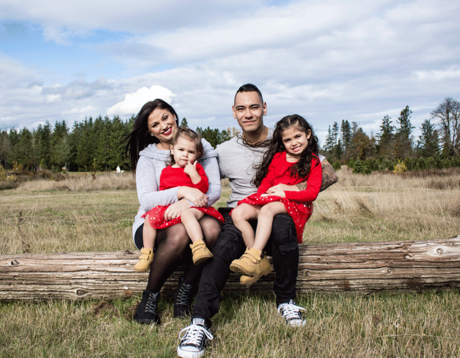 bailey-family-christmas-card-photos-group-photo-sitting-on-a-log