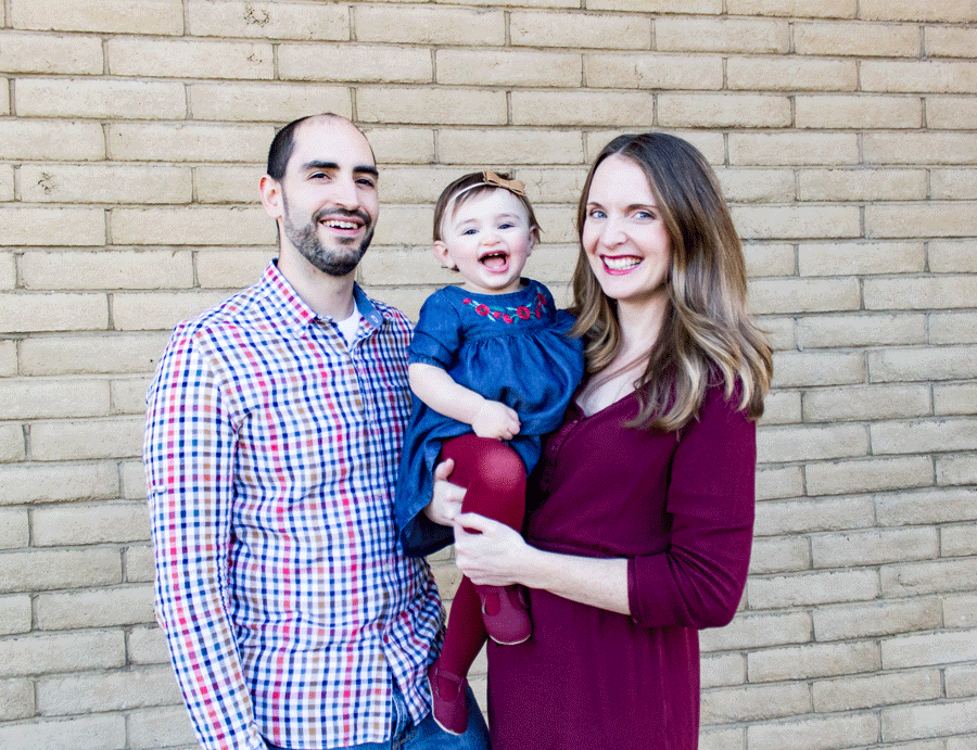 red-white-and-blue-pregnancy-announcement-family-photography